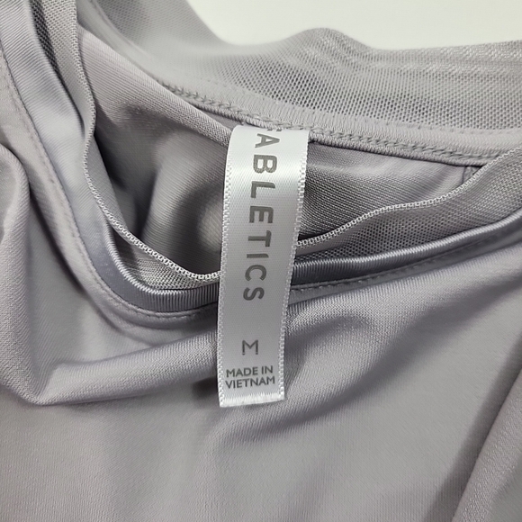 Fabletics Shirt Womens Size Medium Gray Vivienne Cross Back Tee Athletic Top - Picture 3 of 4
